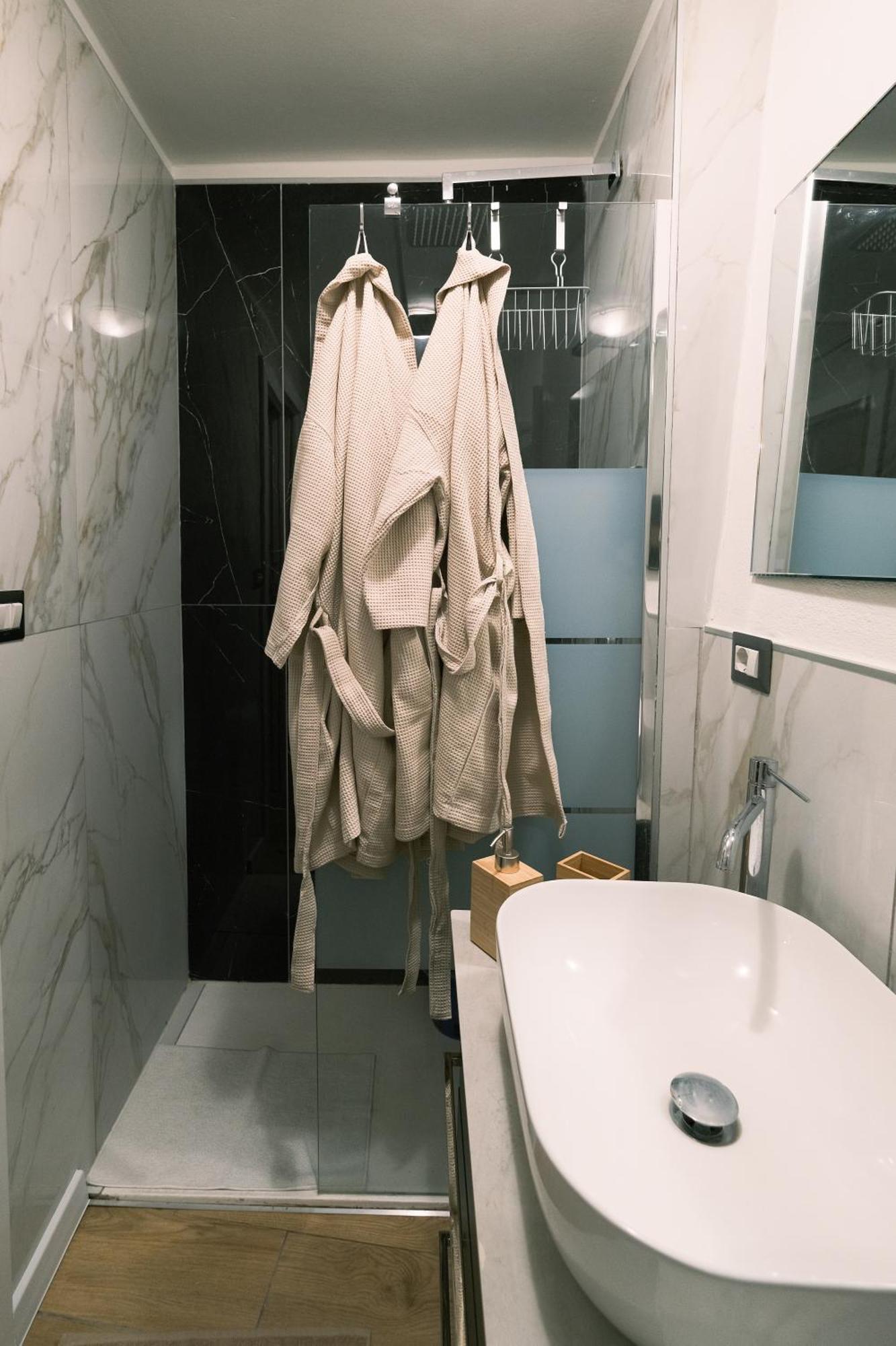 Mary House Daire Bari Dış mekan fotoğraf
